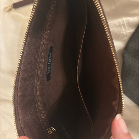 White House Black Market Brown Wristlet – Gold-Tone Accents, Excellent Condition - Picture 4 of 8